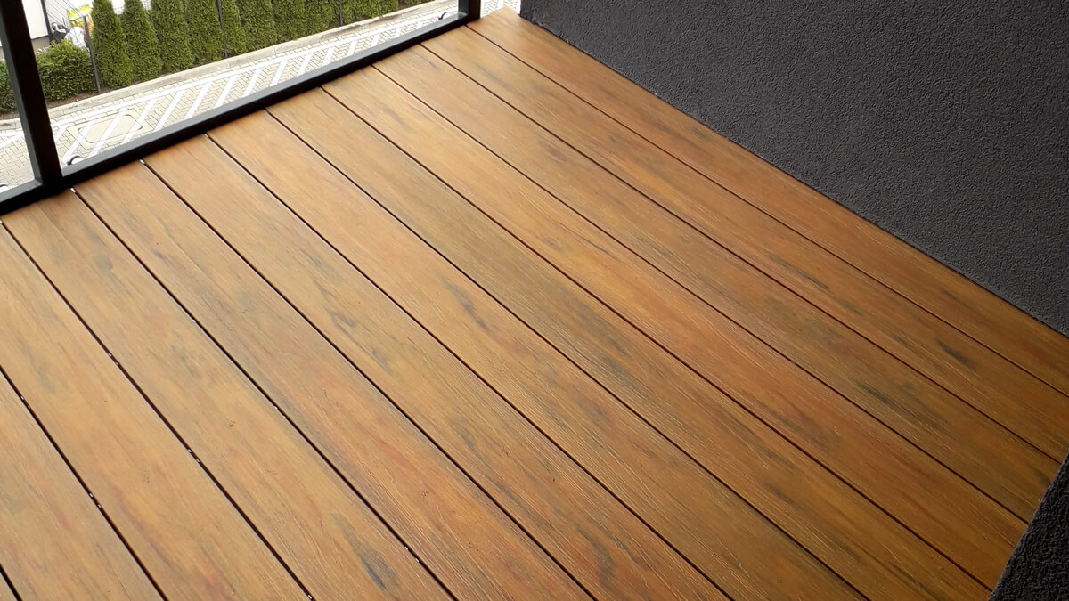 Balcony made of composite decking boards Premium Amber