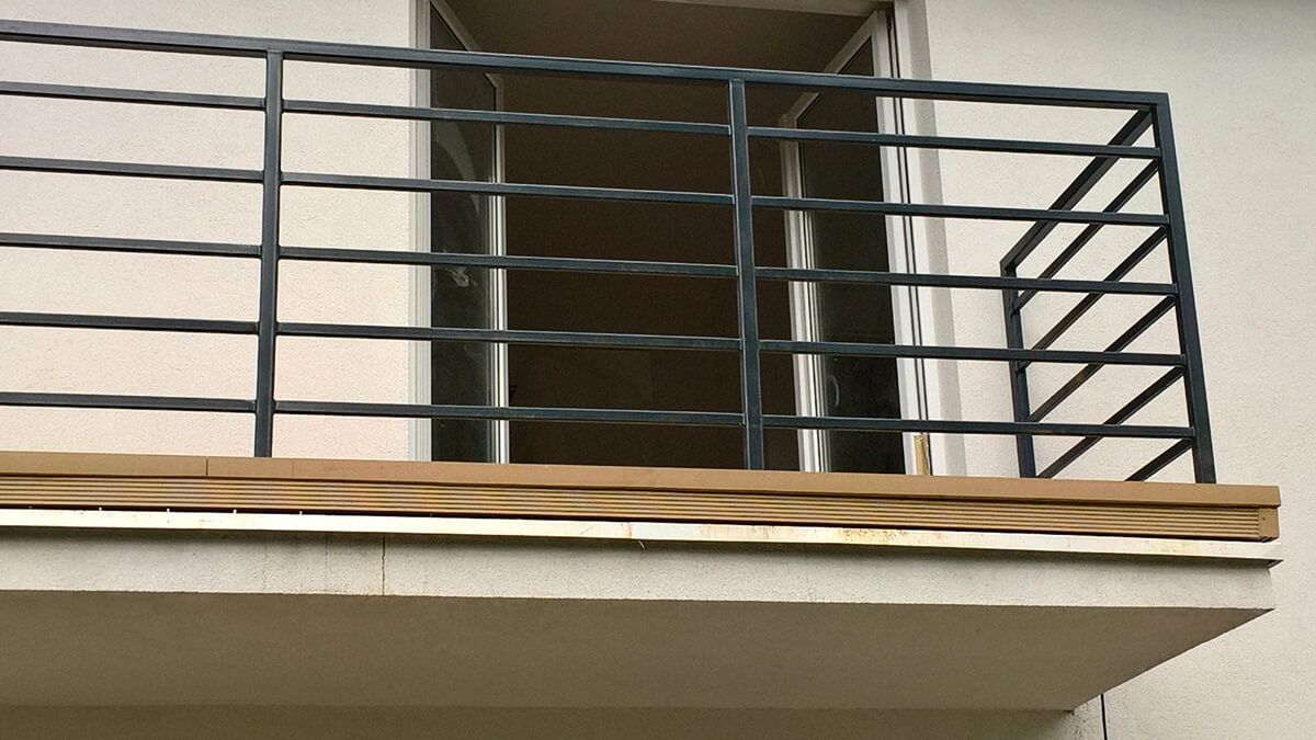 Corner balcony - Composite Decking Board Standard Honey Teak