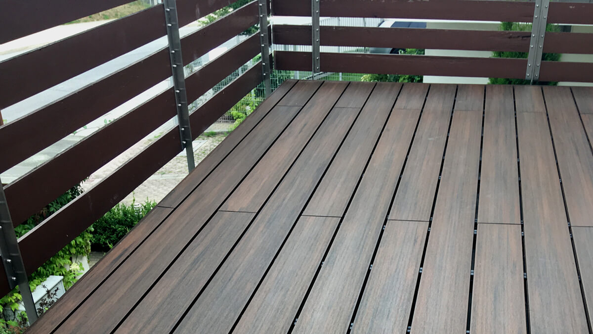 Balcony made of composite decking board Premium Teak