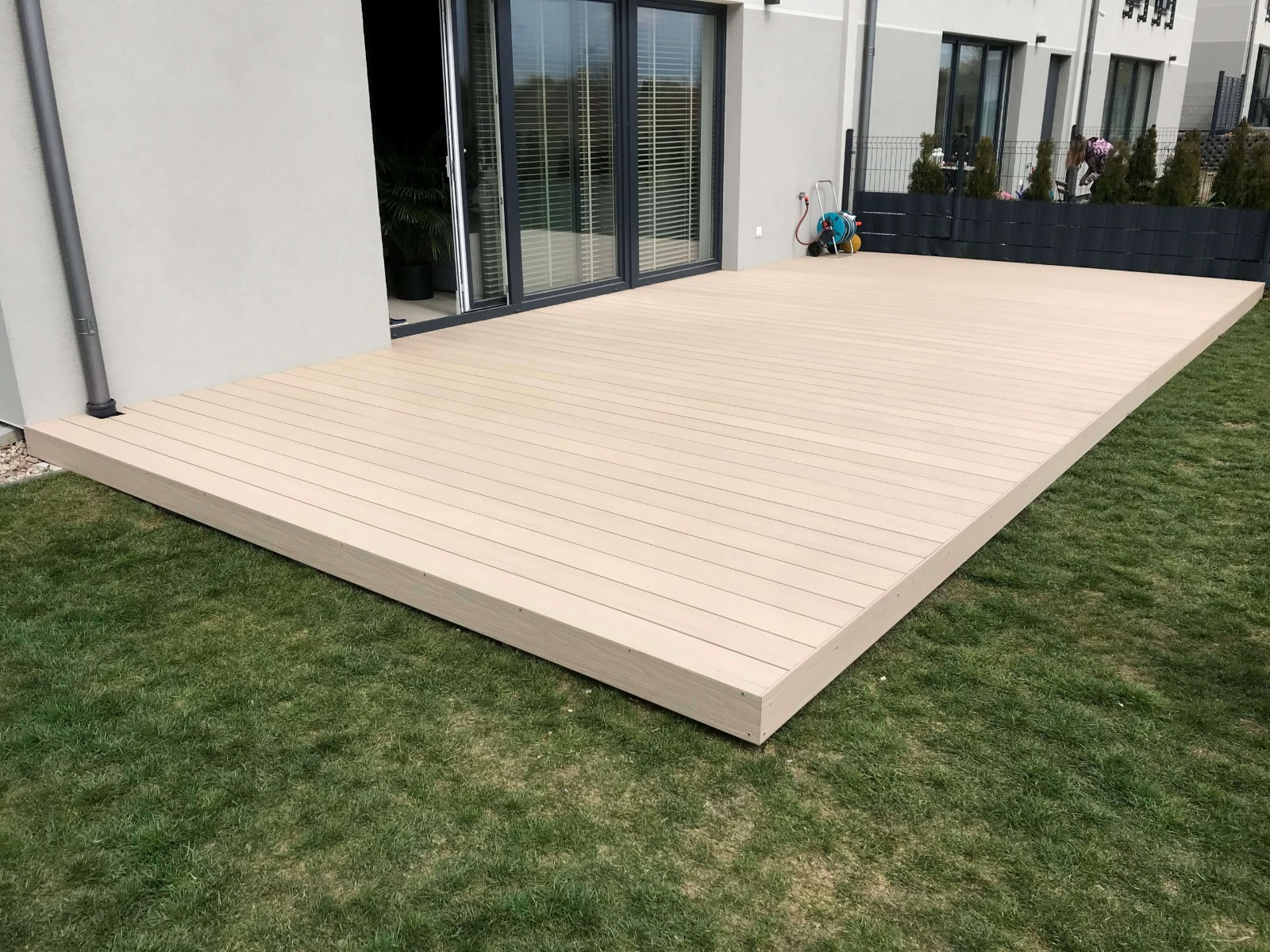 Terrace arrangement - Composite decking board Premium Ecru