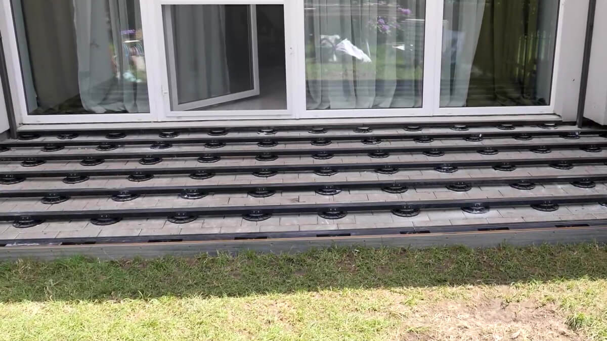 Installation of composite decking board Premium Antique