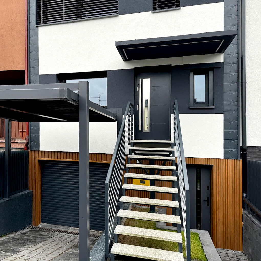 Facade with Amber 3D Louvered Composite Cladding – Modern Elegance