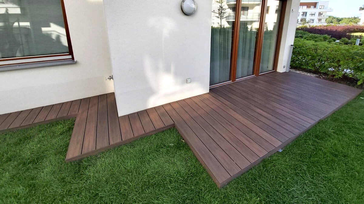 Terrace arrangement - composite decking board Premium Redwood
