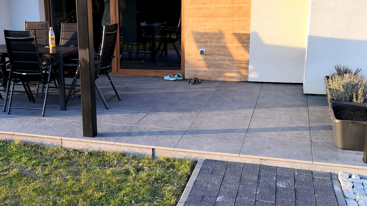 Terracce in Gdansk made of Stoneware tiles Sierra Gray