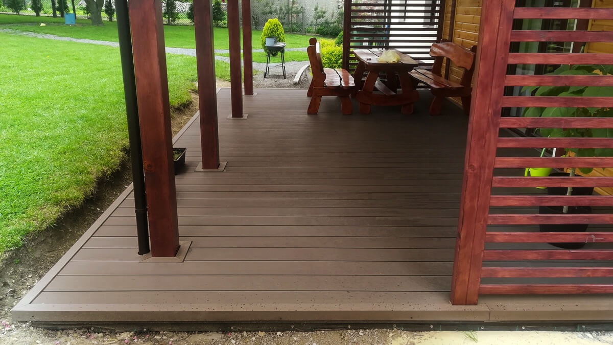 Veranda made of WPC decking boards Standard Brown