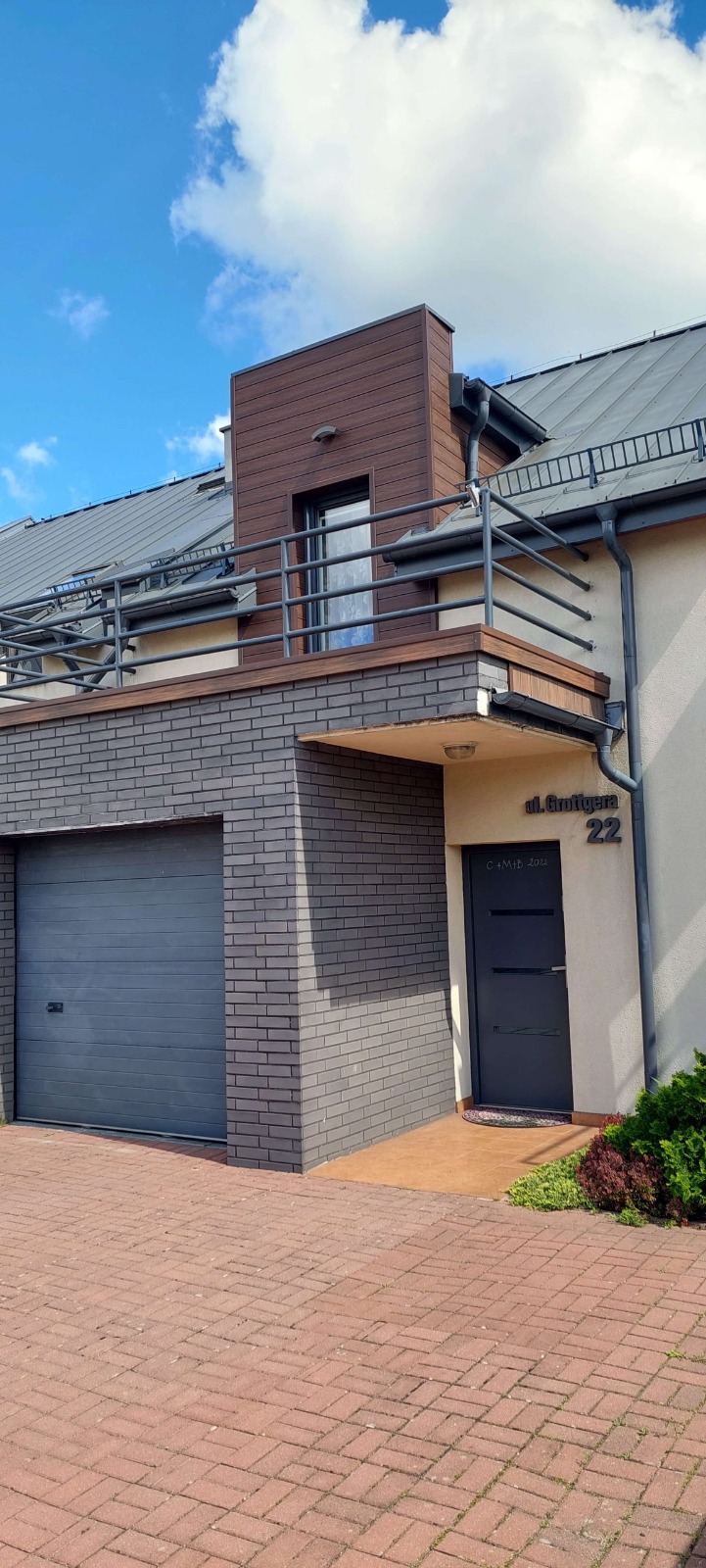 Balcony made of composite decking board Premium Redwood