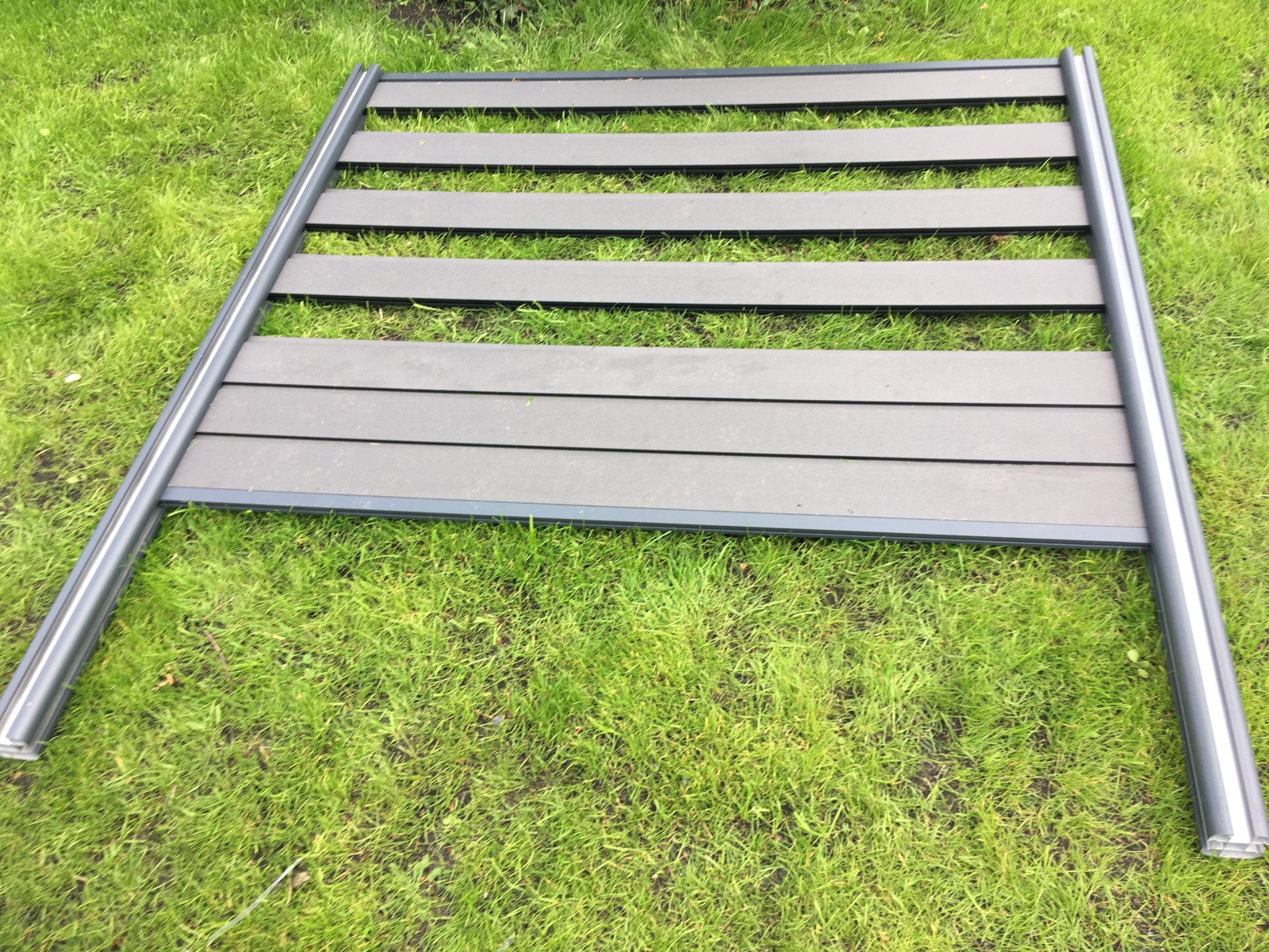 Standard Anthracite fencing board – modern design and lightweight form