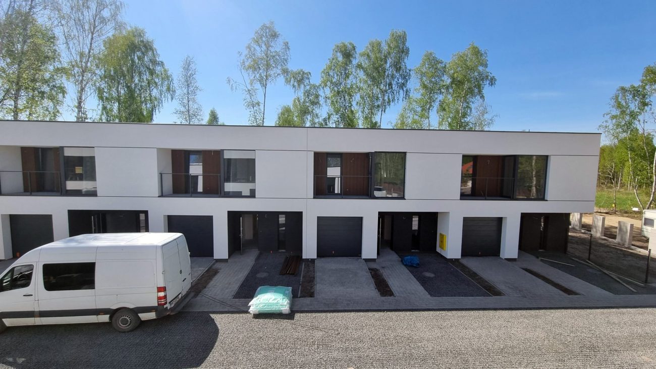 Building Facade – Premium Teak Exterior Slats