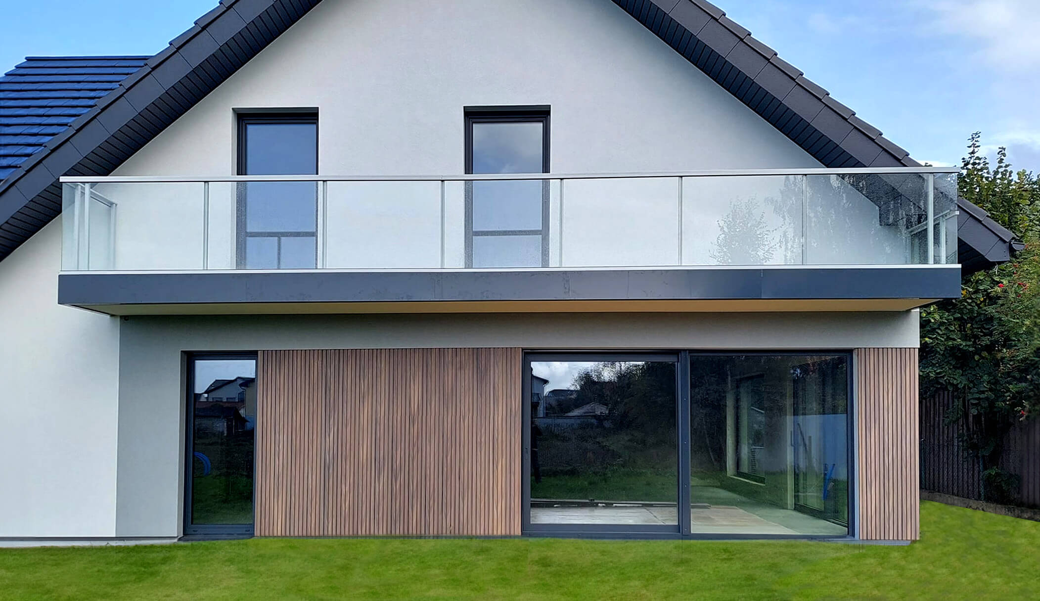 Louvered façade – composite slats, Antique