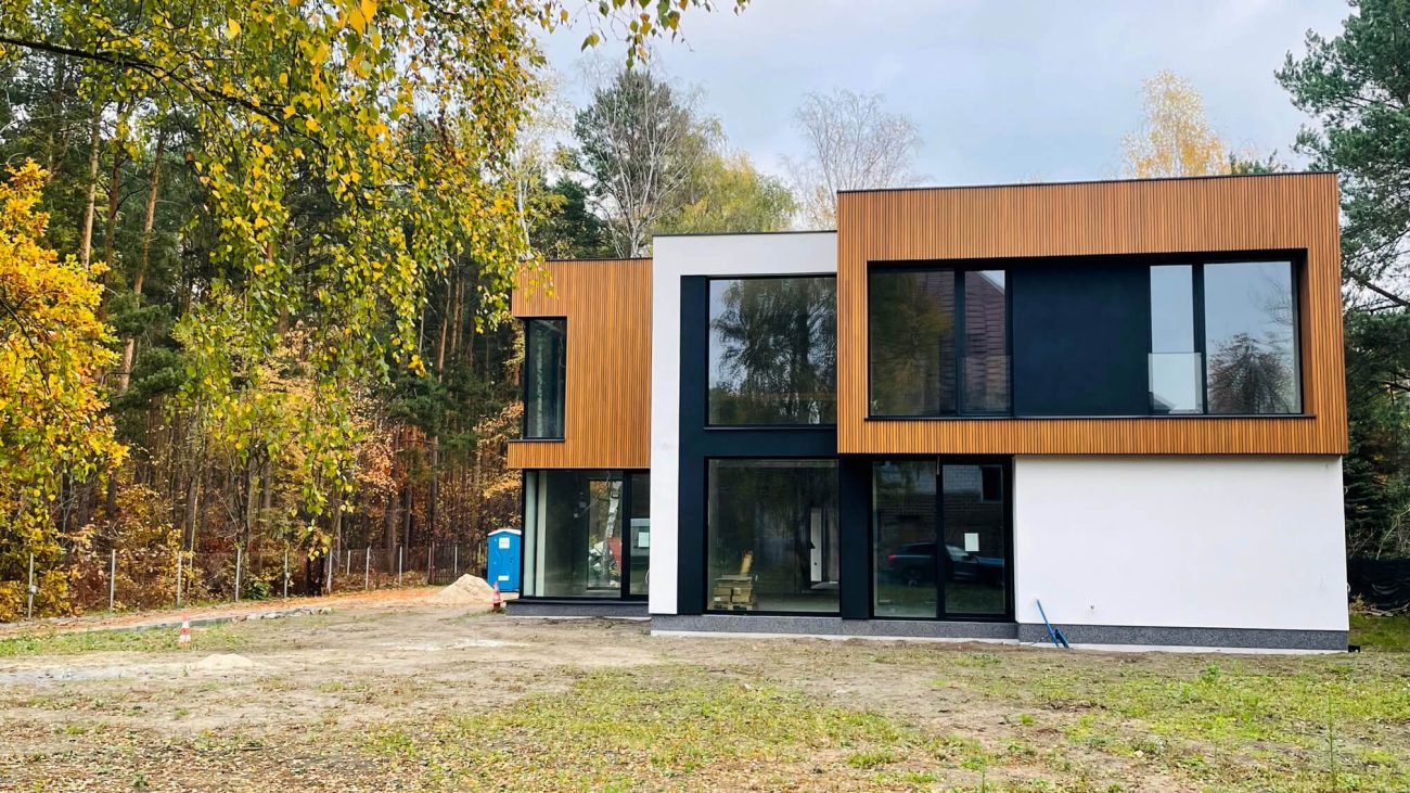 Louvered Facade – 3D Amber Premium Facade Slats