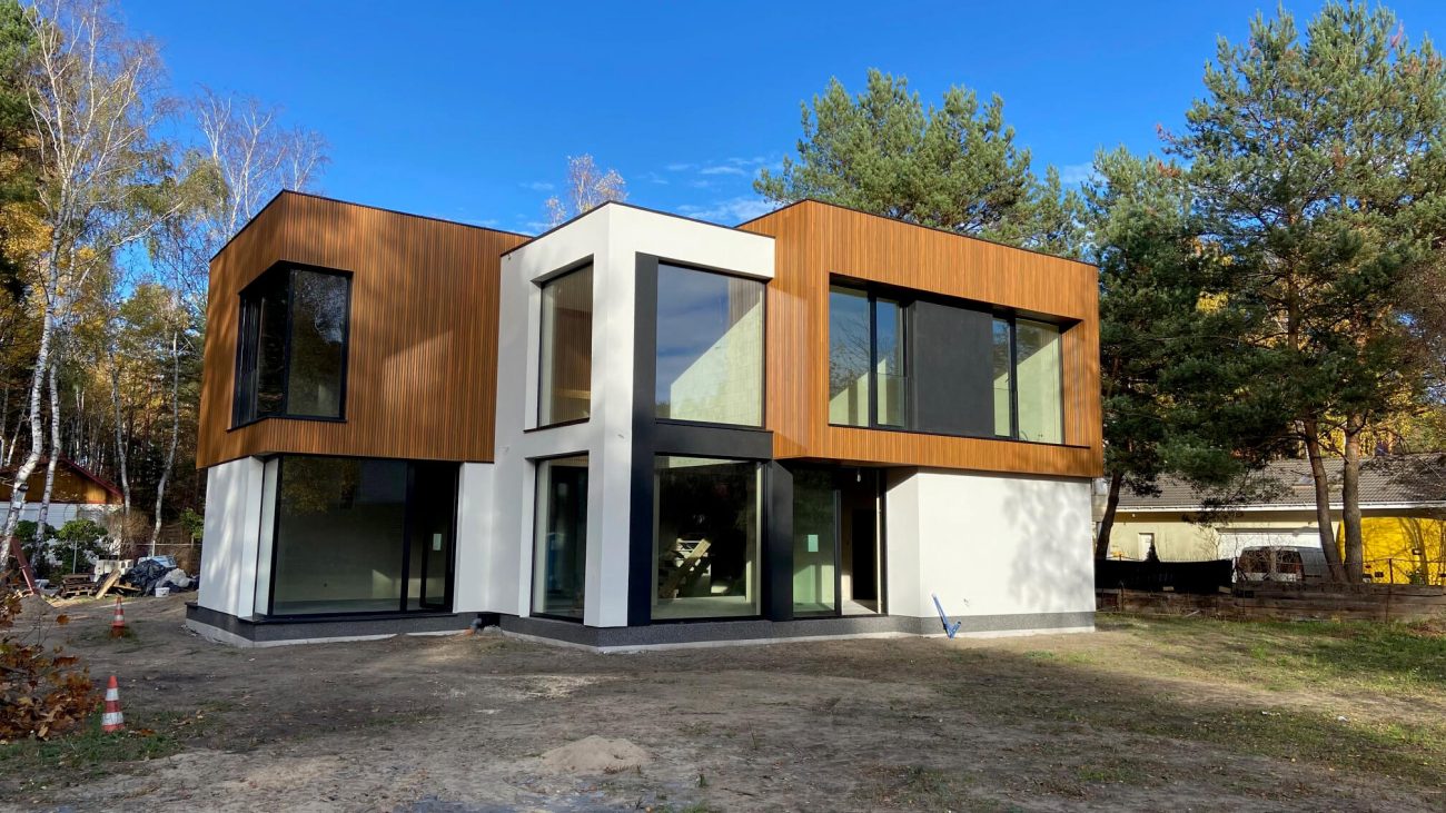 Louvered Facade – 3D Amber Premium Facade Slats