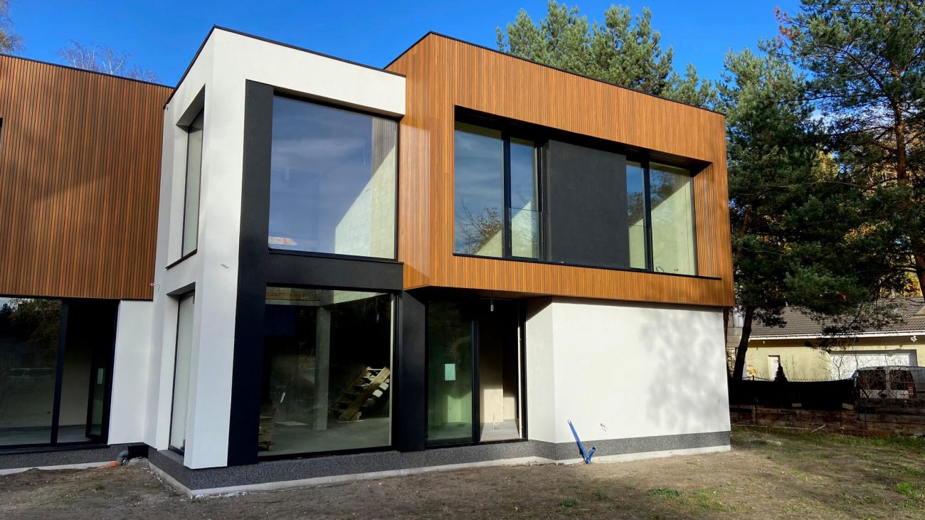 Louvered Facade – 3D Amber Premium Facade Slats