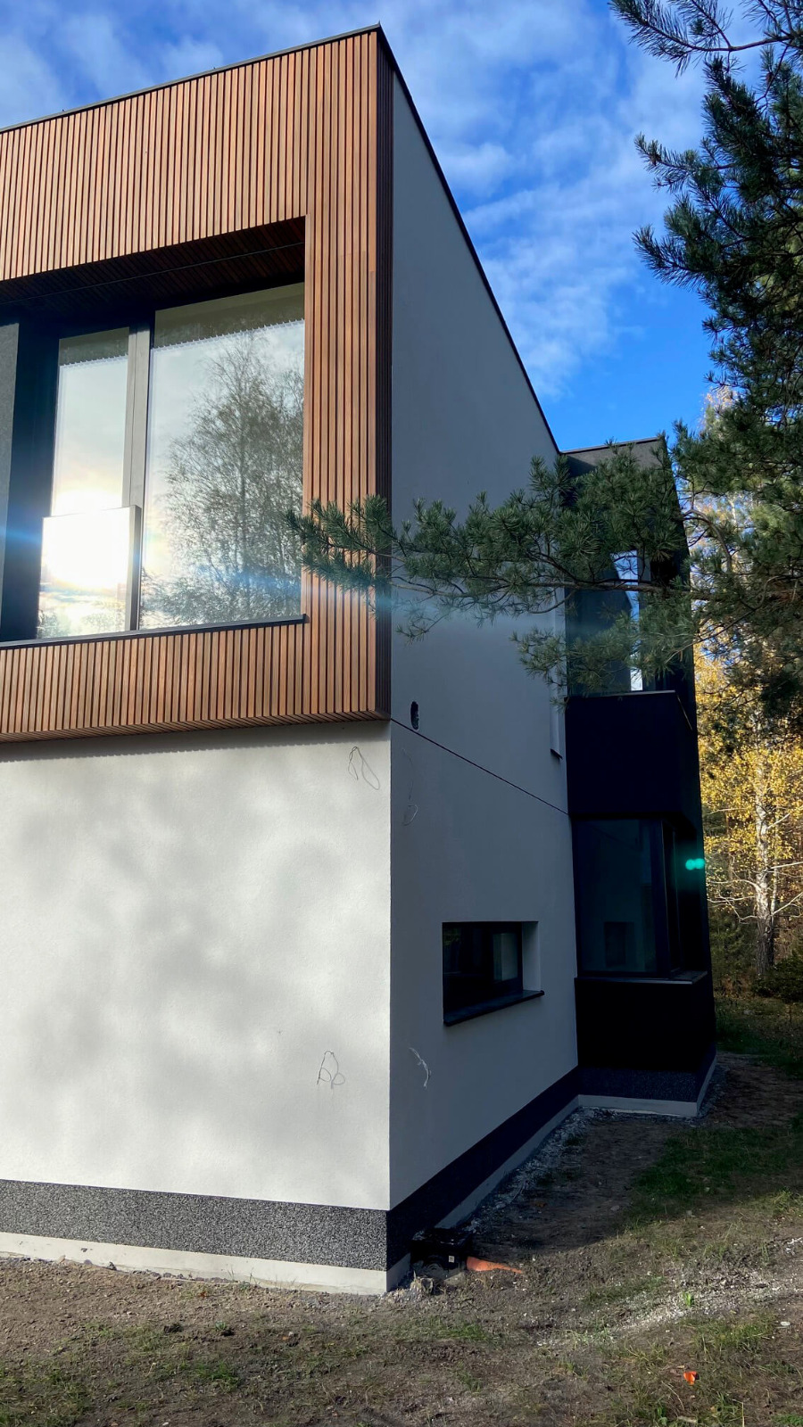 Louvered Facade – 3D Amber Premium Facade Slats