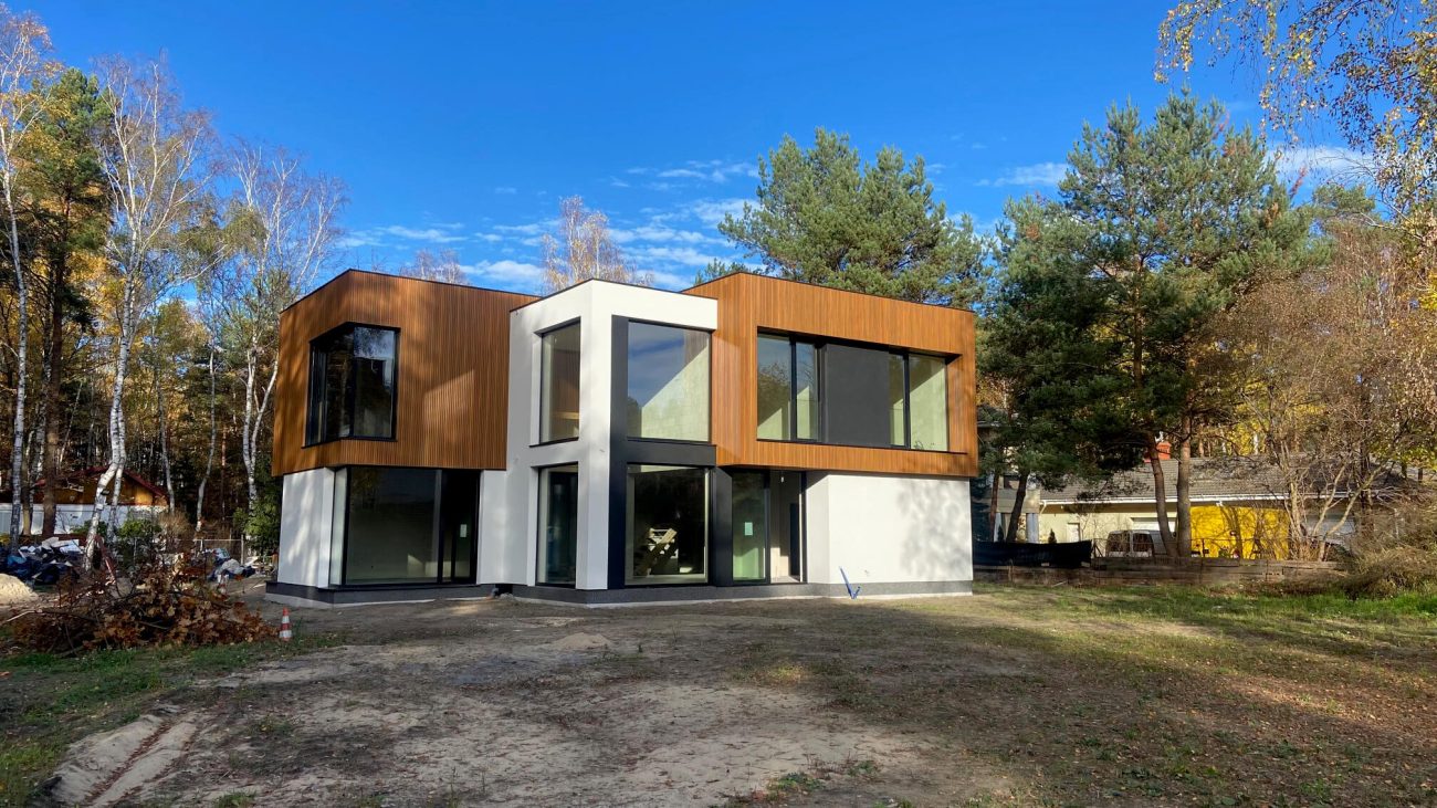 Louvered Facade – 3D Amber Premium Facade Slats