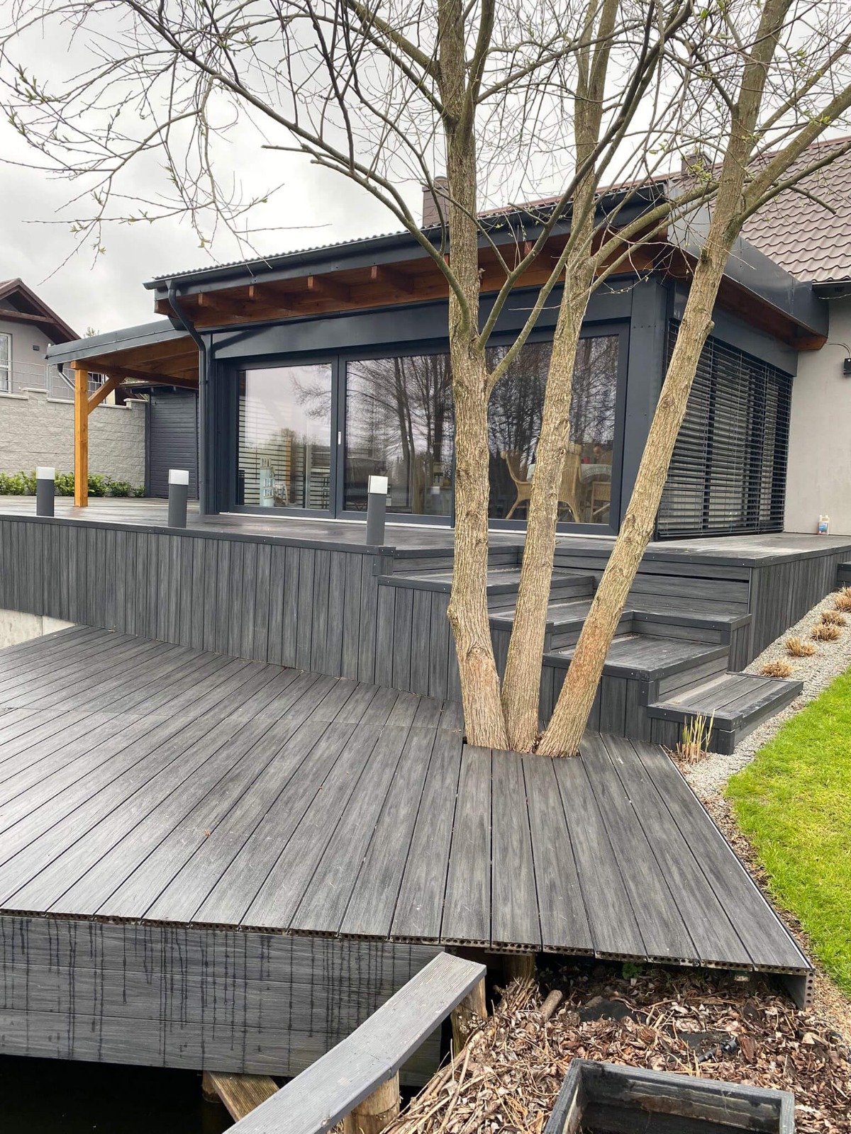 Terrace with stairs – Premium Anthracite composite decking board