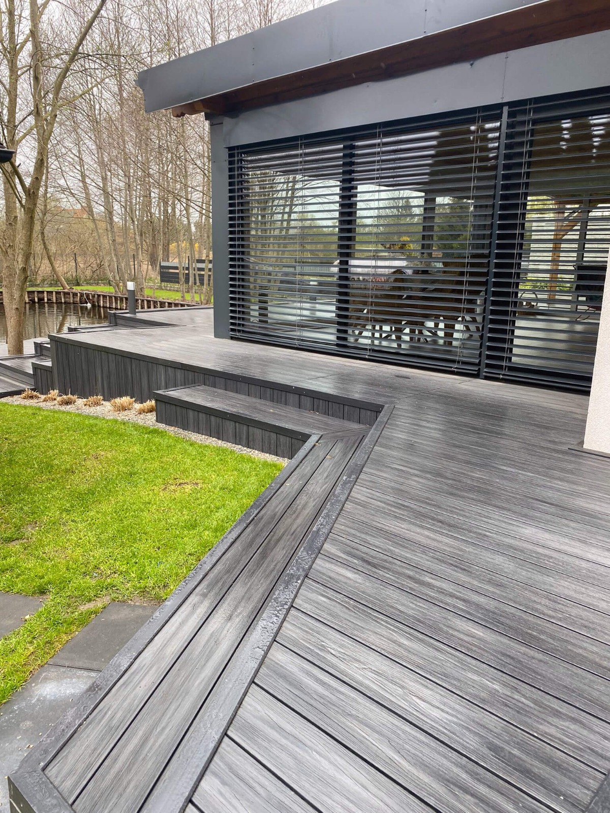 Terrace with stairs – Premium Anthracite composite decking board