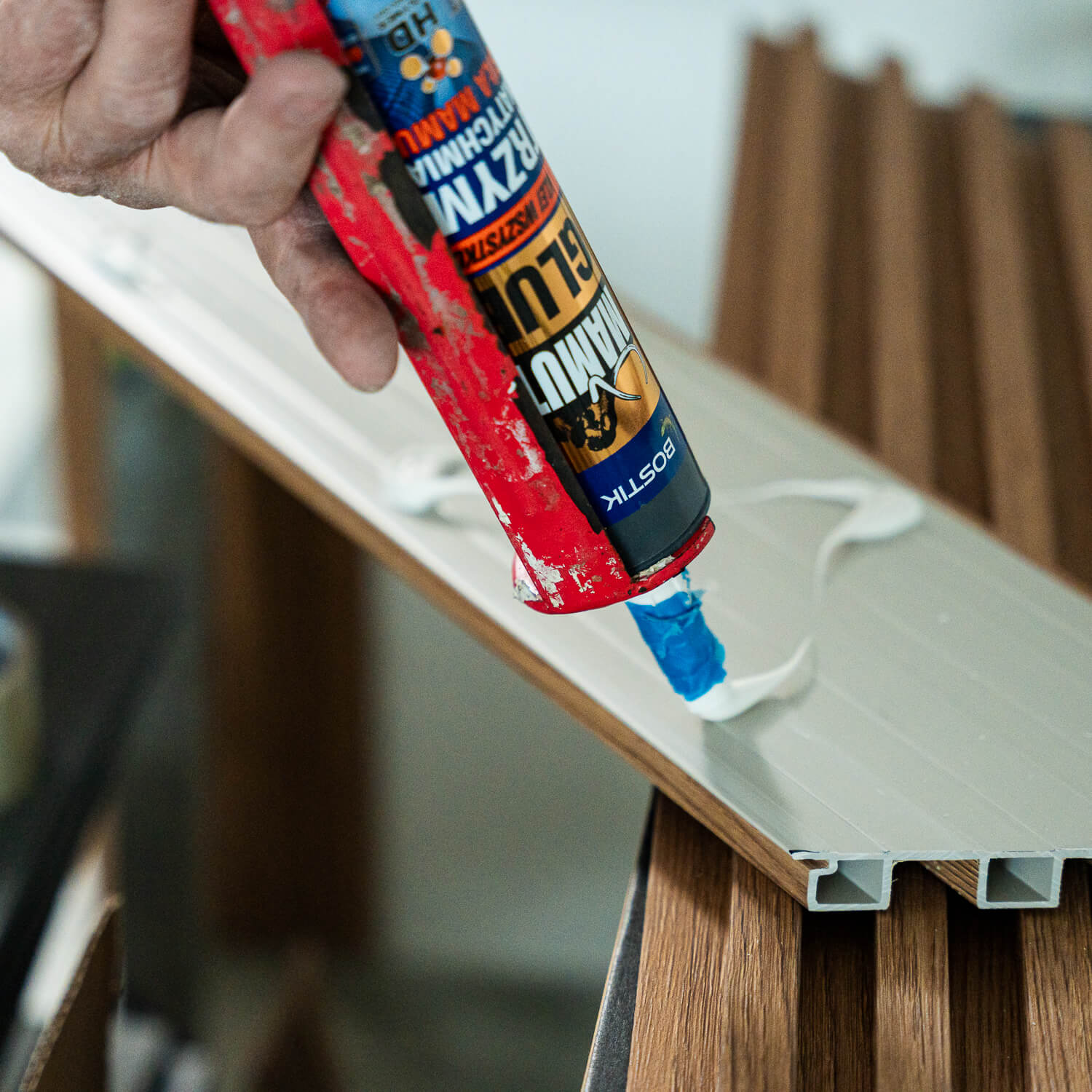 SPC wall panels in practice – installation in the Liderwood office
