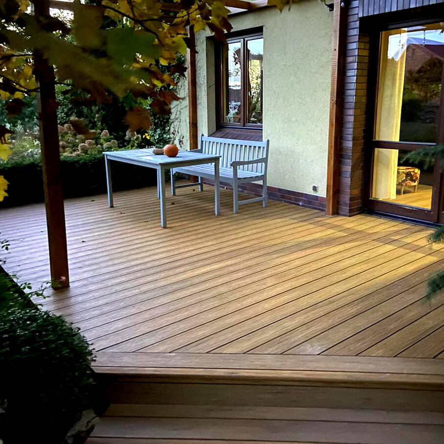 Composite Terrace with Premium Amber Decking – A Stylish Project with Atmospheric Lighting