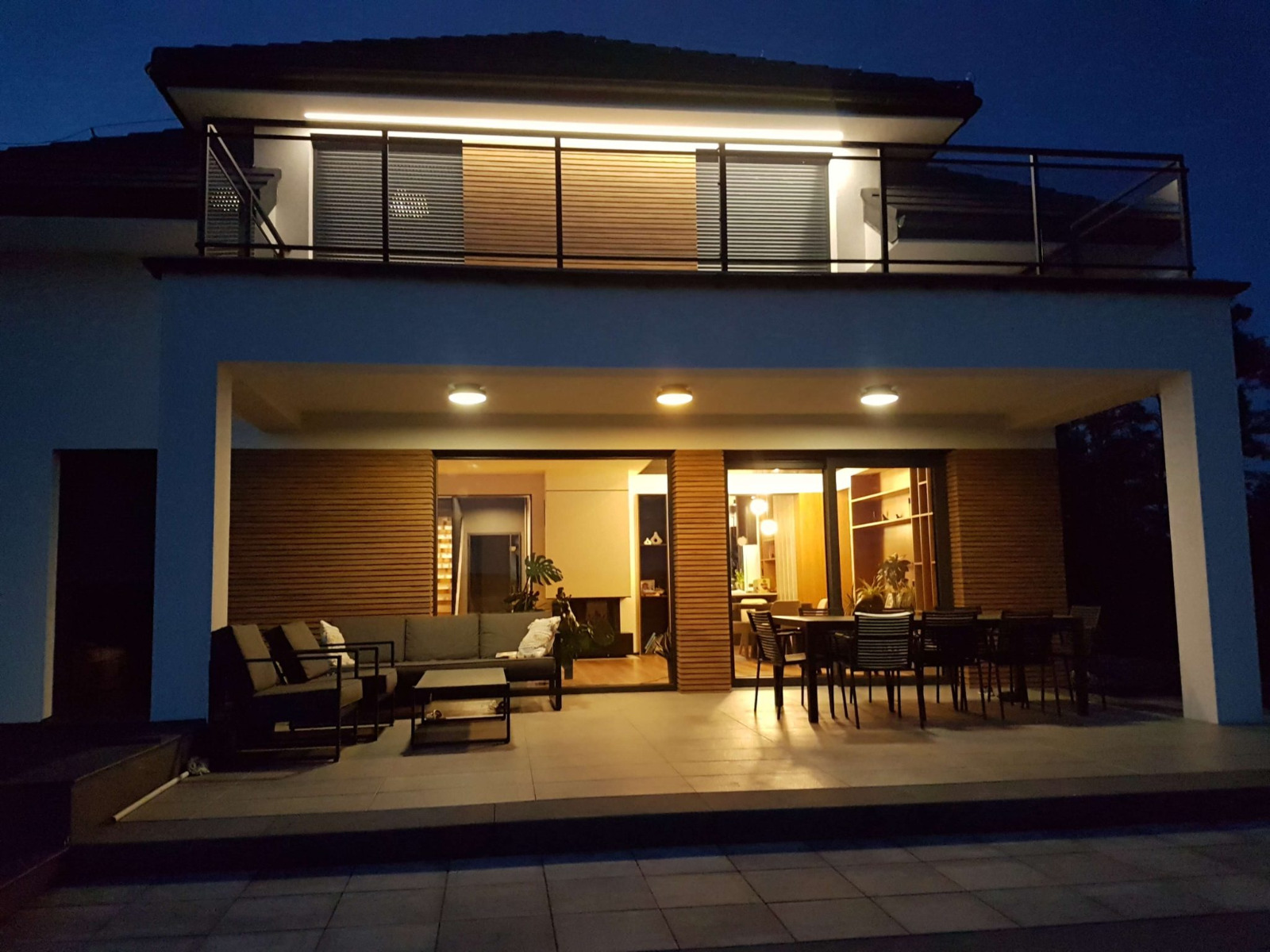 Façade slats in the leading role – new colour: Oak Winchester