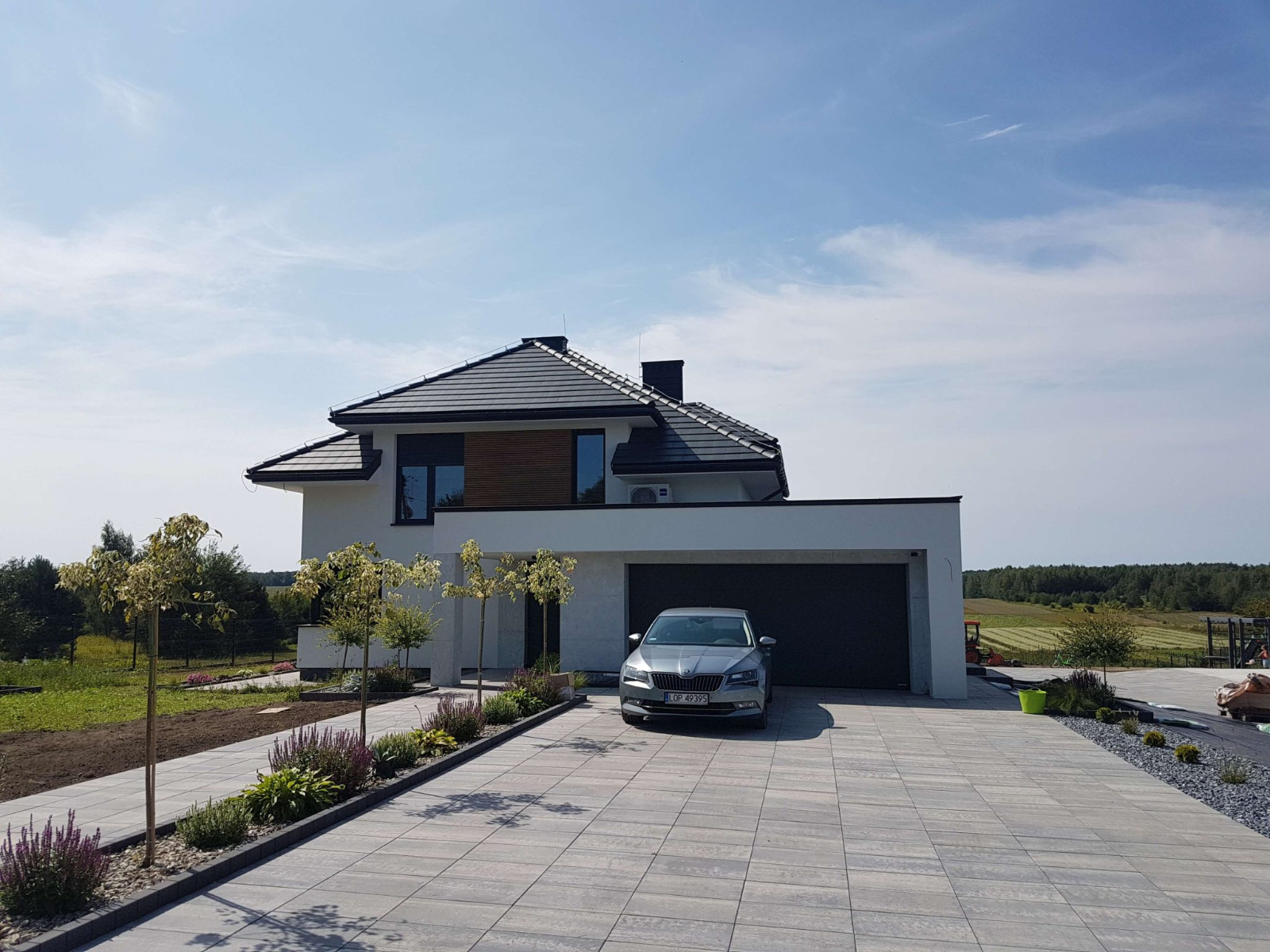 Façade slats in the leading role – new colour: Oak Winchester