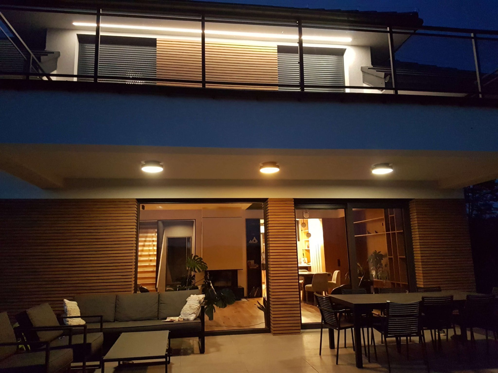 Façade slats in the leading role – new colour: Oak Winchester