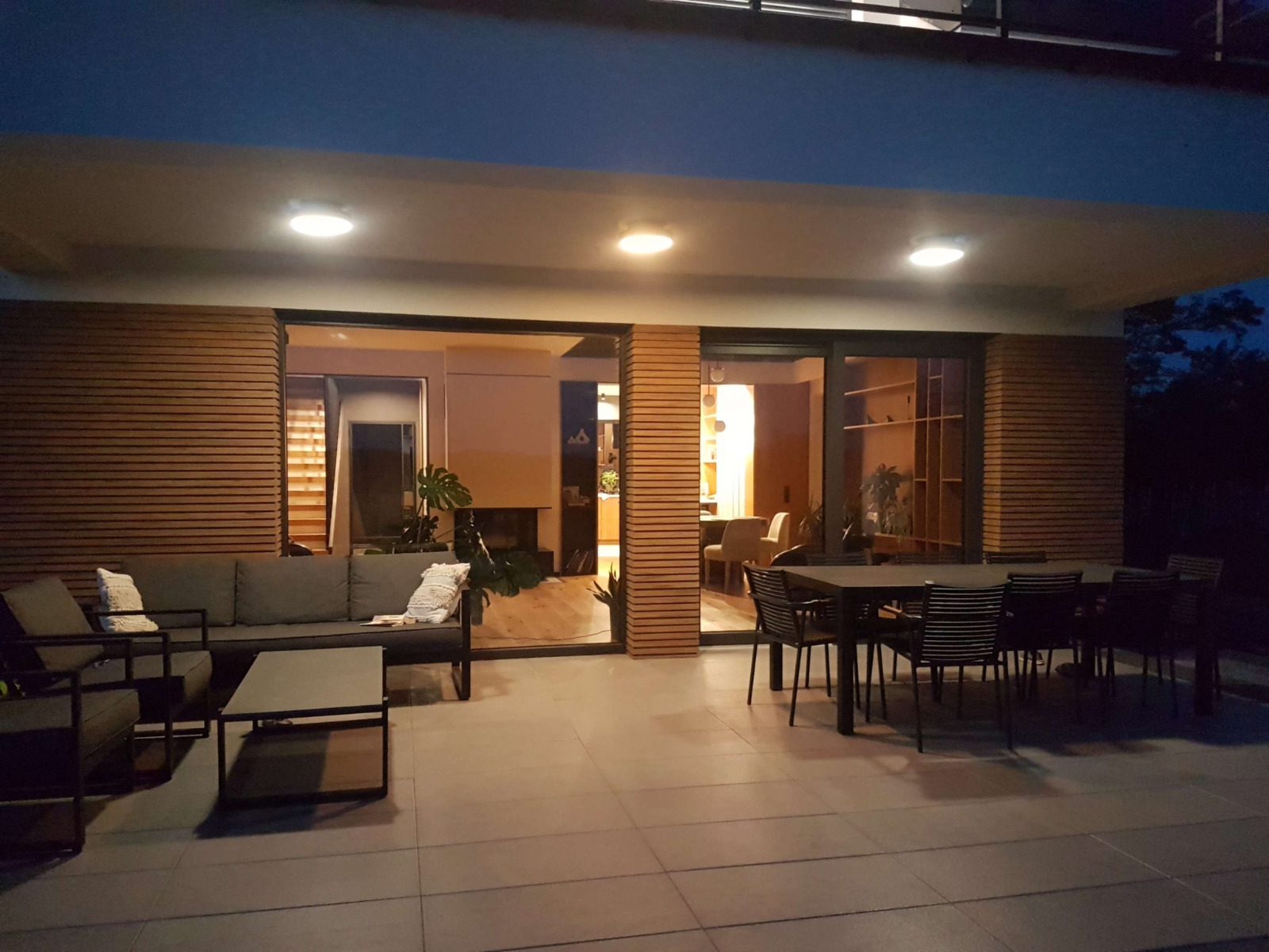 Façade slats in the leading role – new colour: Oak Winchester