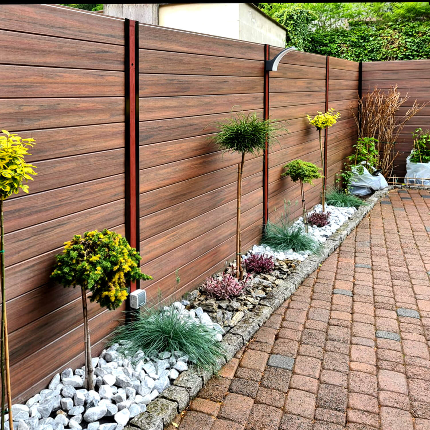 Fence Board Premium Redwood – Beauty and Functionality for Your Garden