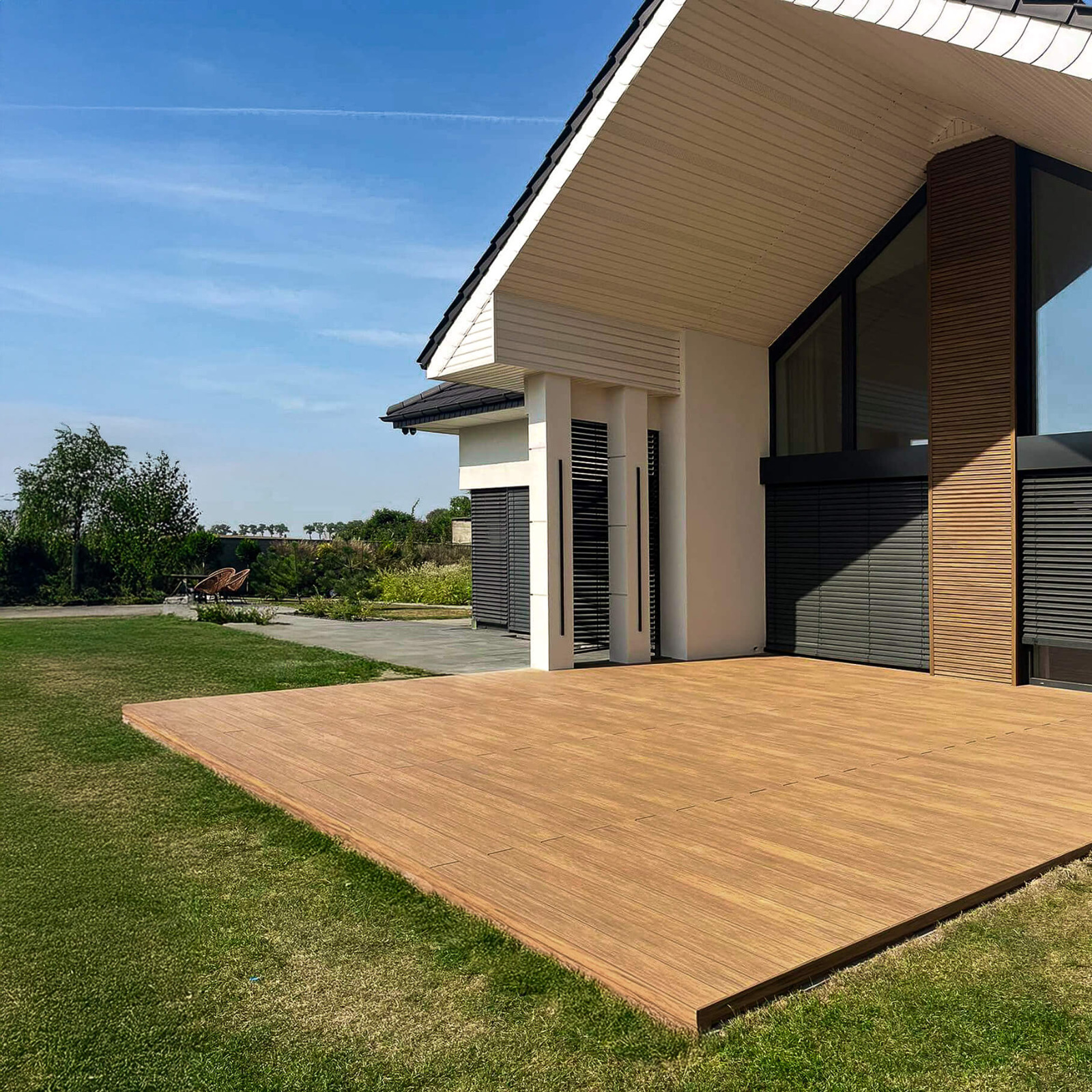Terrace and Facade with Winchester Oak Composite Boards – Modern Consistency in Style