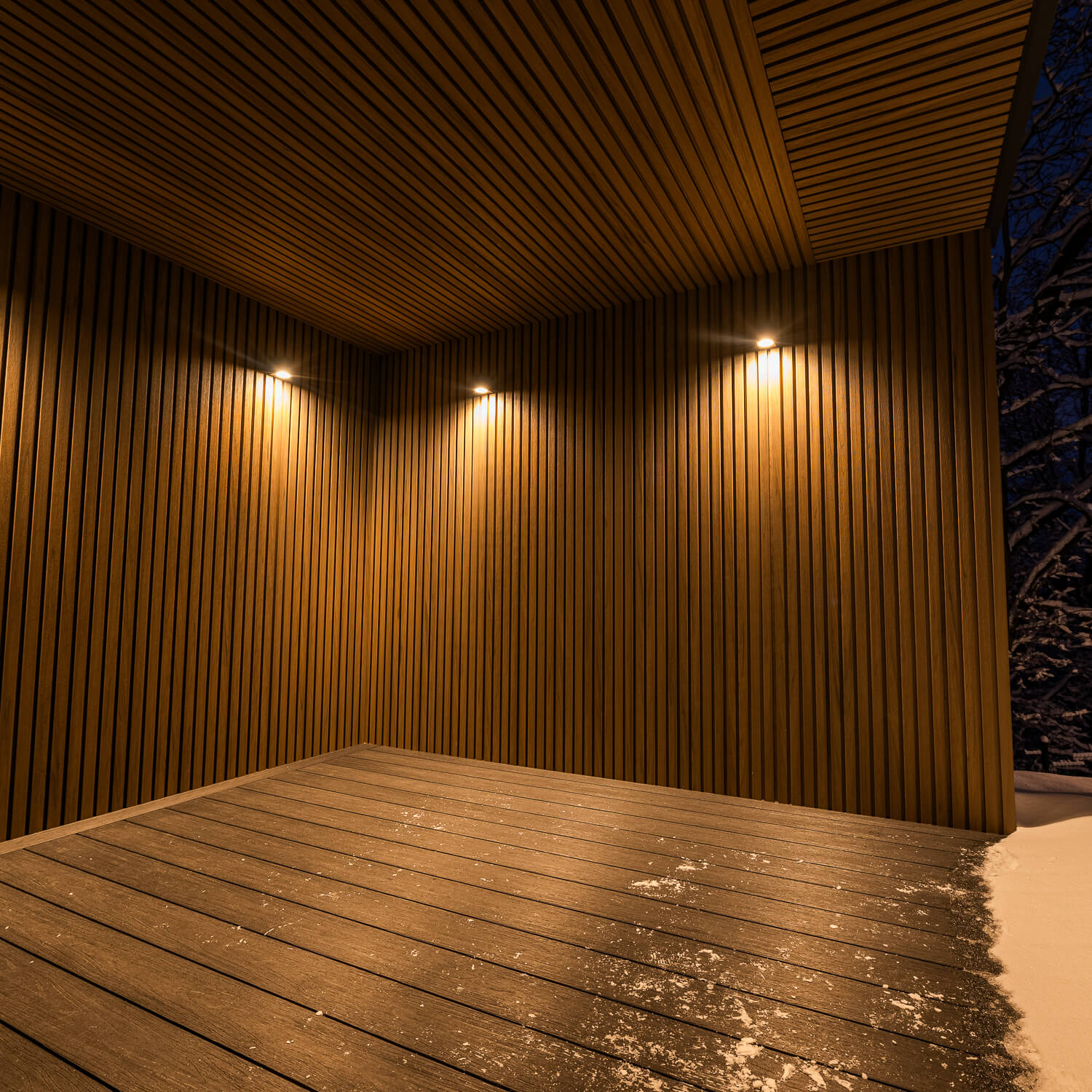 Exclusive sauna in the garden – finished with Premium Antique Oak slatted cladding boards
