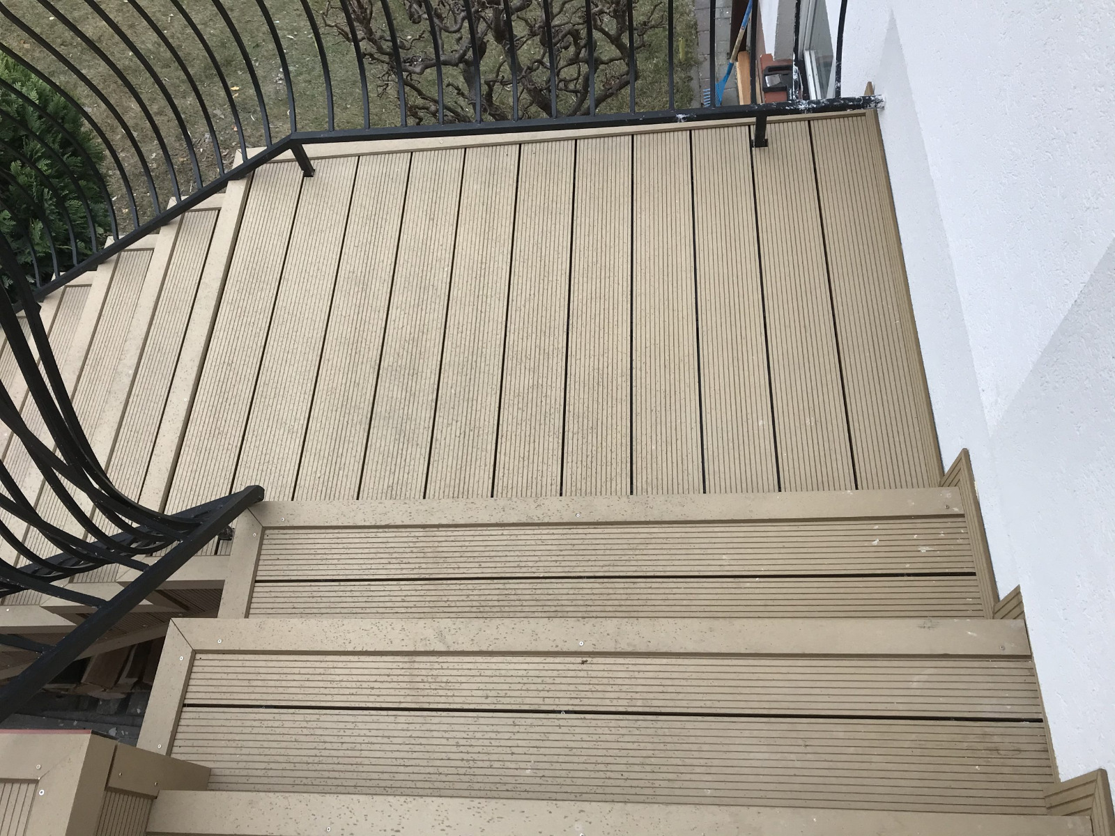 Stairs made of Standard Honey Teak composite – a safe and stylish passage