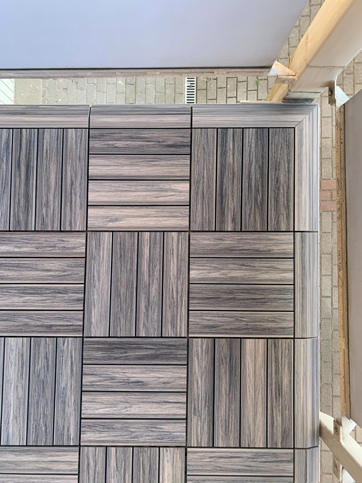 Balcony made of composite decking tiles Premium Gray