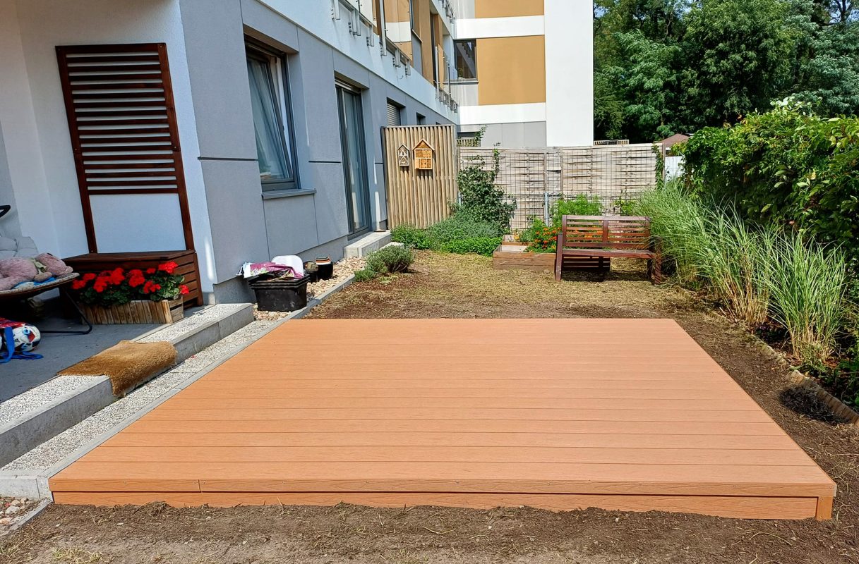 Small terrace with Cotto Premium composite decking