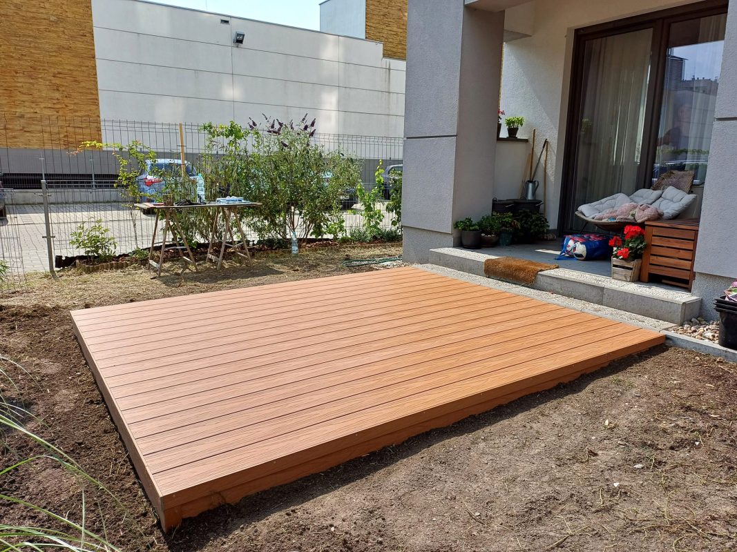 Small terrace with Cotto Premium composite decking