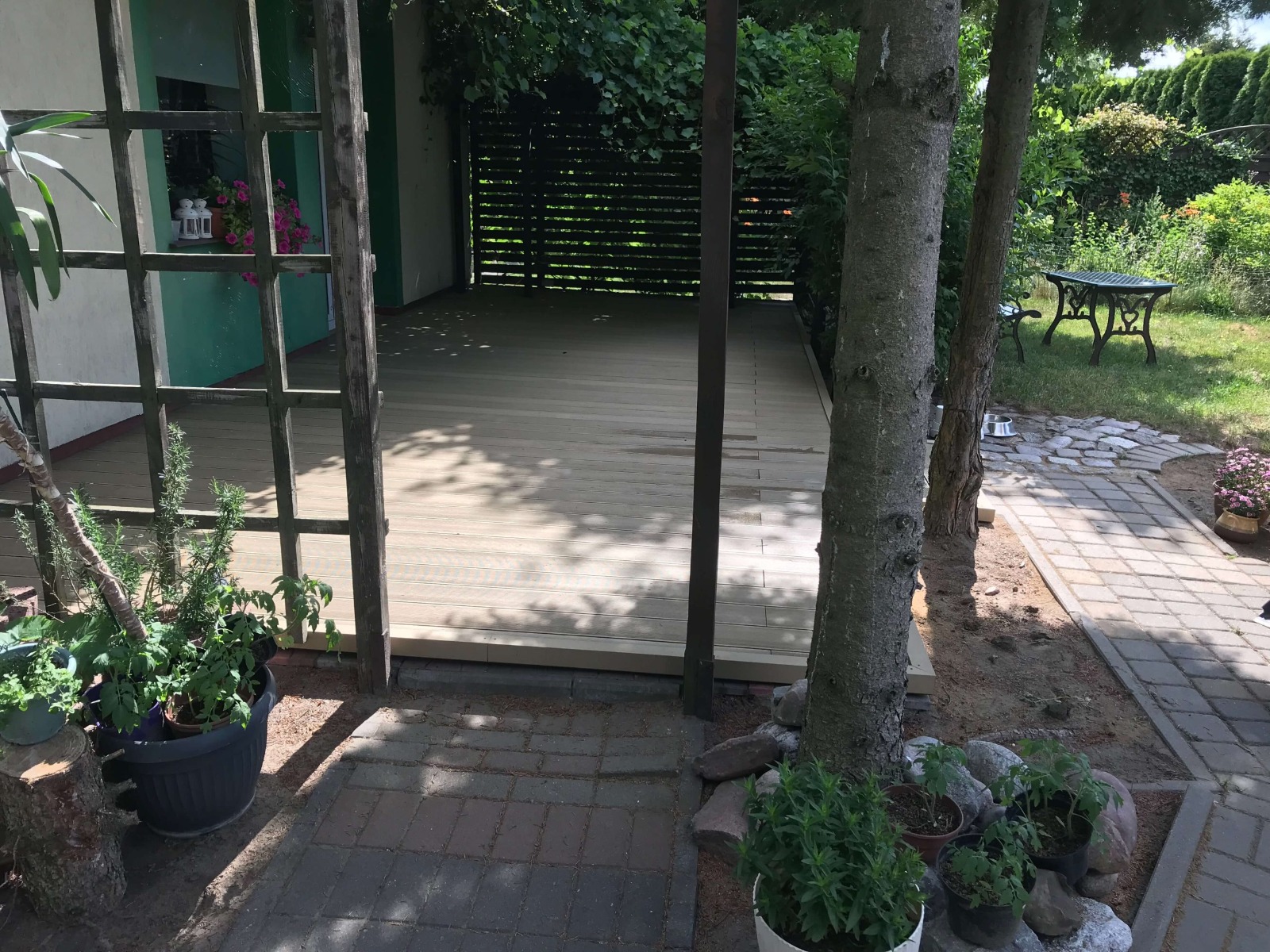 Terrace arrangement - composite decking board Standard Honey Teak