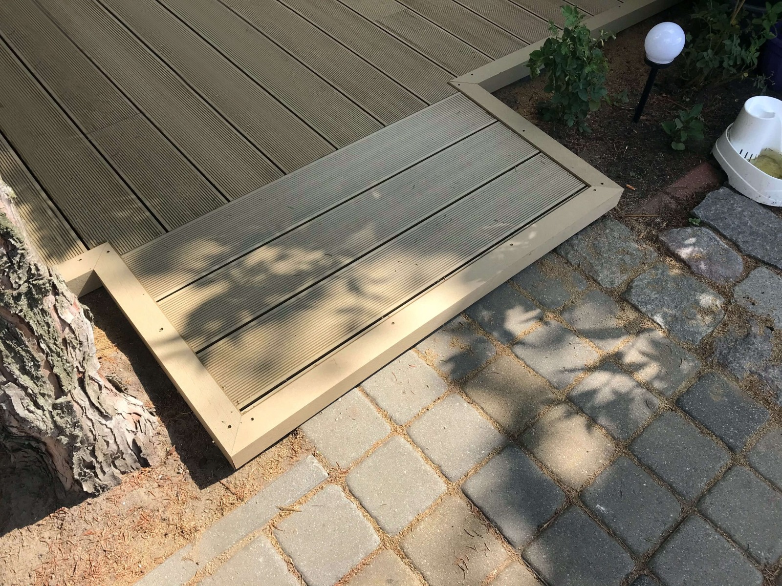 Terrace arrangement - composite decking board Standard Honey Teak