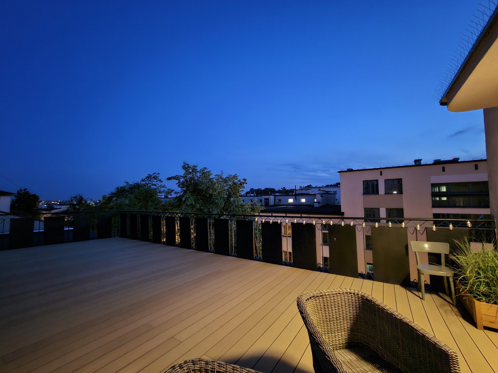 Rooftop terrace with Standard Honey Teak decking – a space with a view