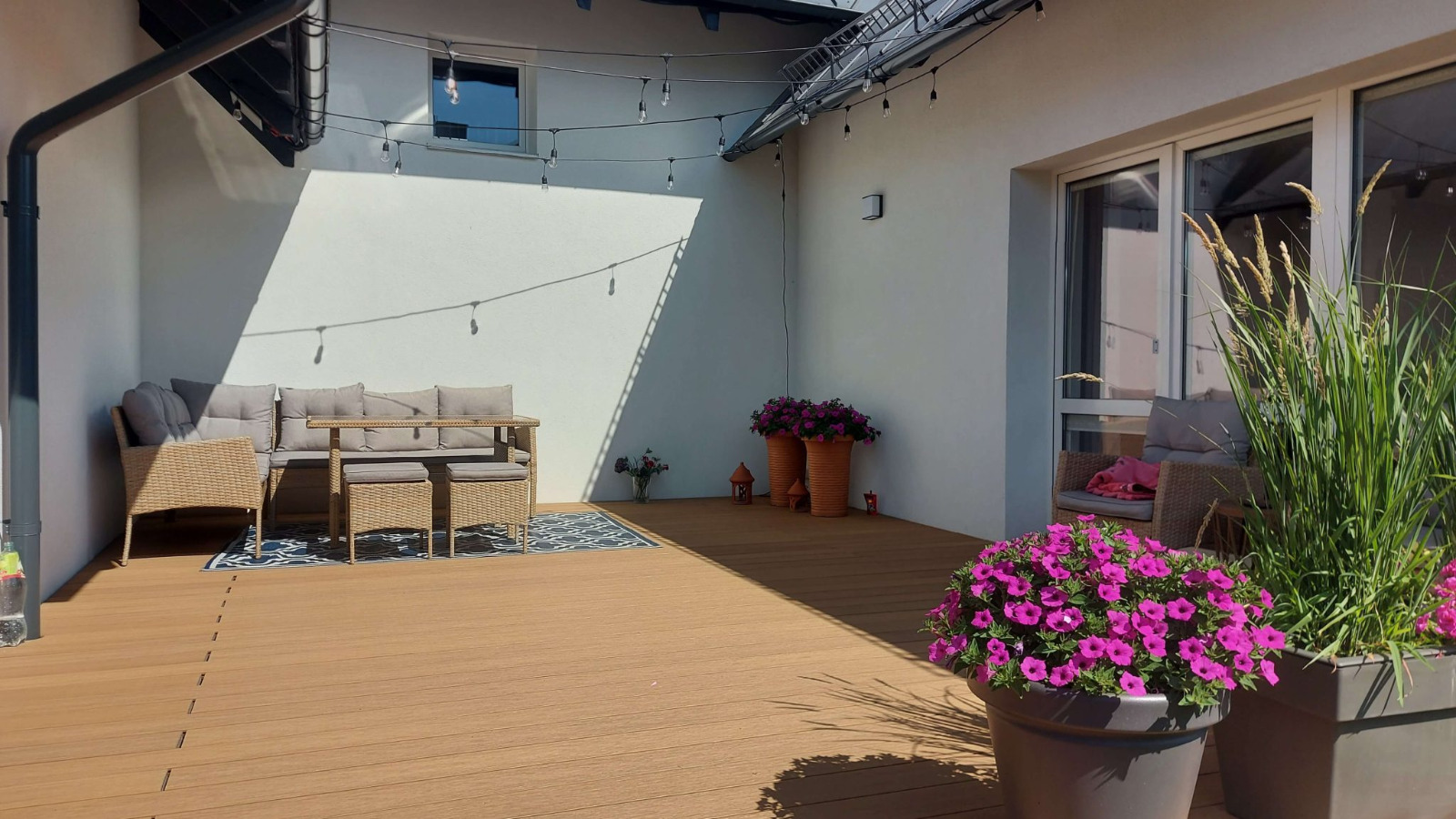 Premium Composite Decking Boards – Build a Terrace That Lasts for Years