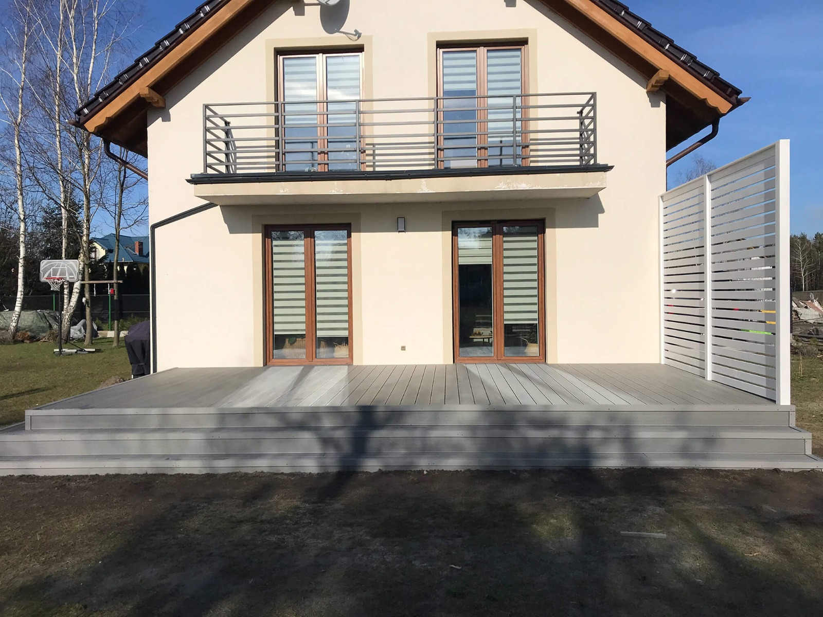 Terrace made of Standard Light Grey composite decking board