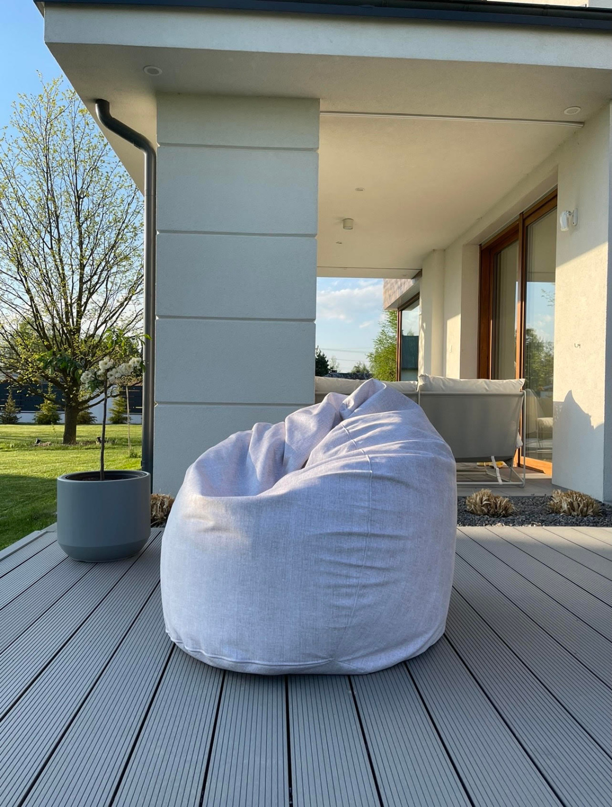 Standard Light Grey terrace – lightness that makes an impression