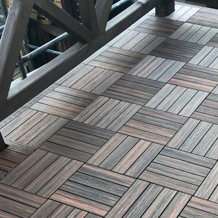 composite-decking-tiles-on-balcony-redwood-poznan