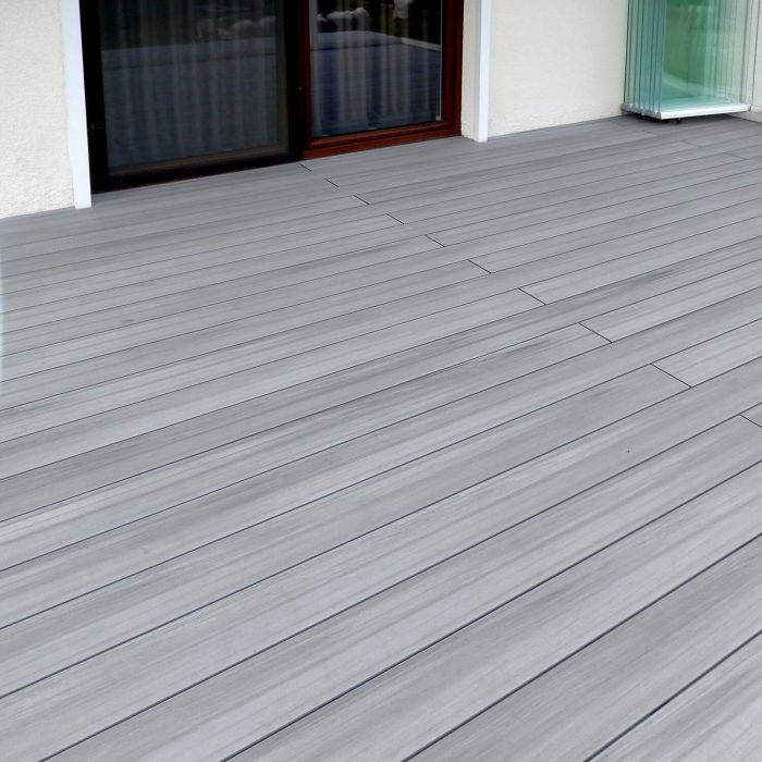 realizacja tarasu z deski kompozytowej solid premium light gray