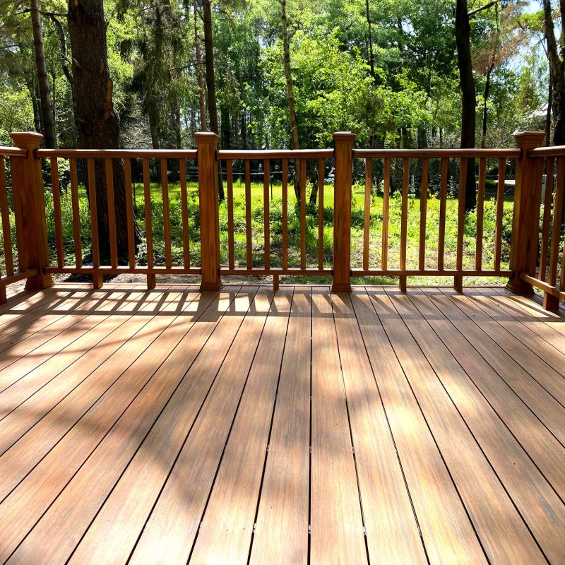 taras z desek kompozytowych z balustradą amber premium
