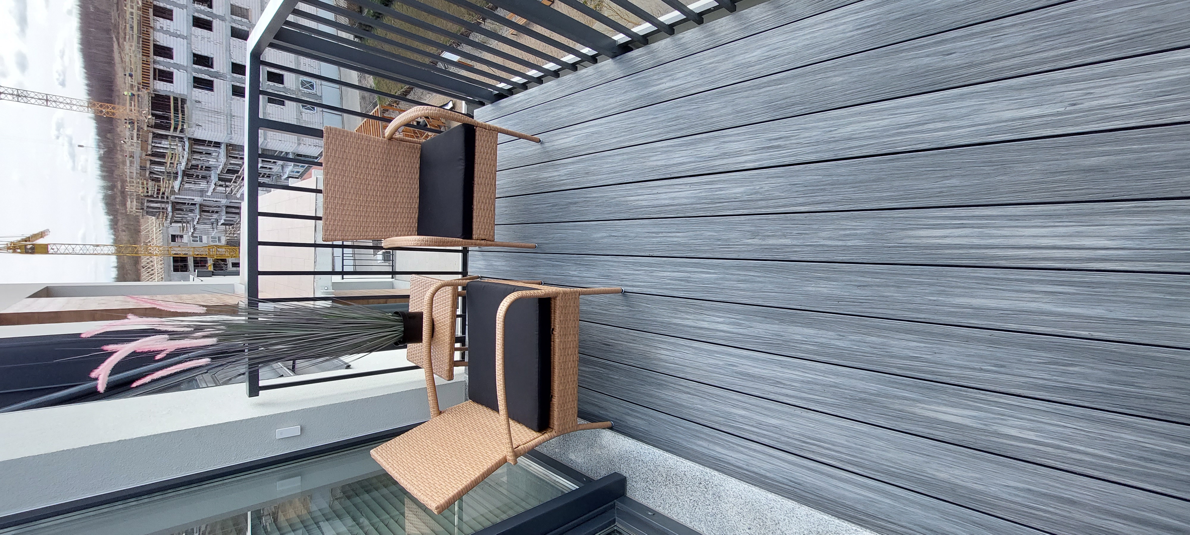 balkon z deski kompozytowej premium gray