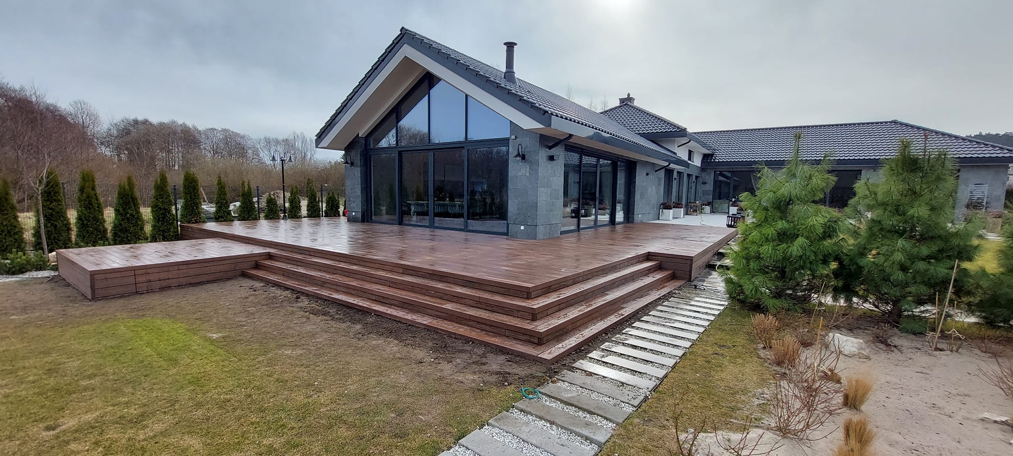 duzy taras z deski kompozytowej premium redwood