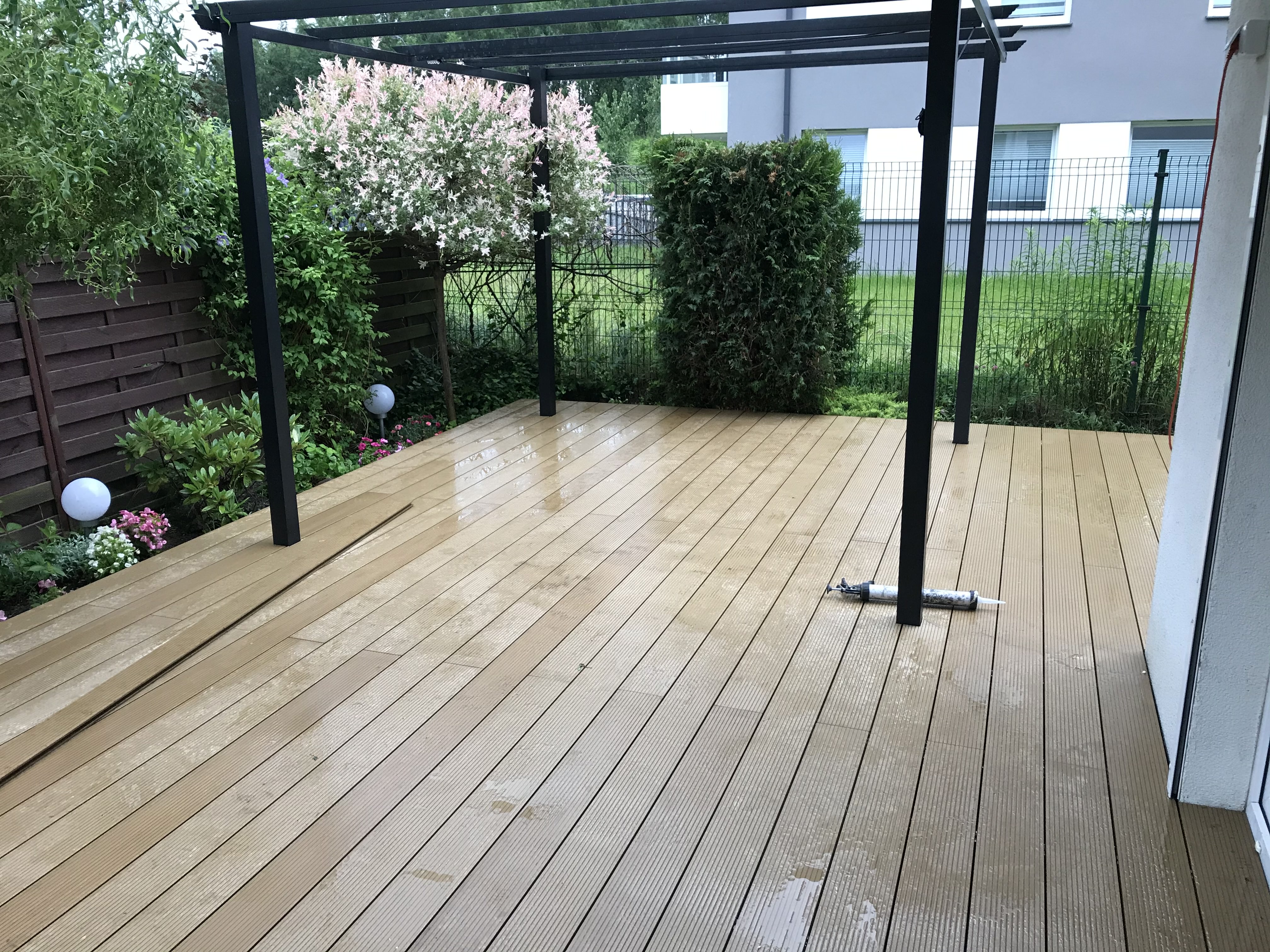 taras z deski kompozytowej standard miodowy teak