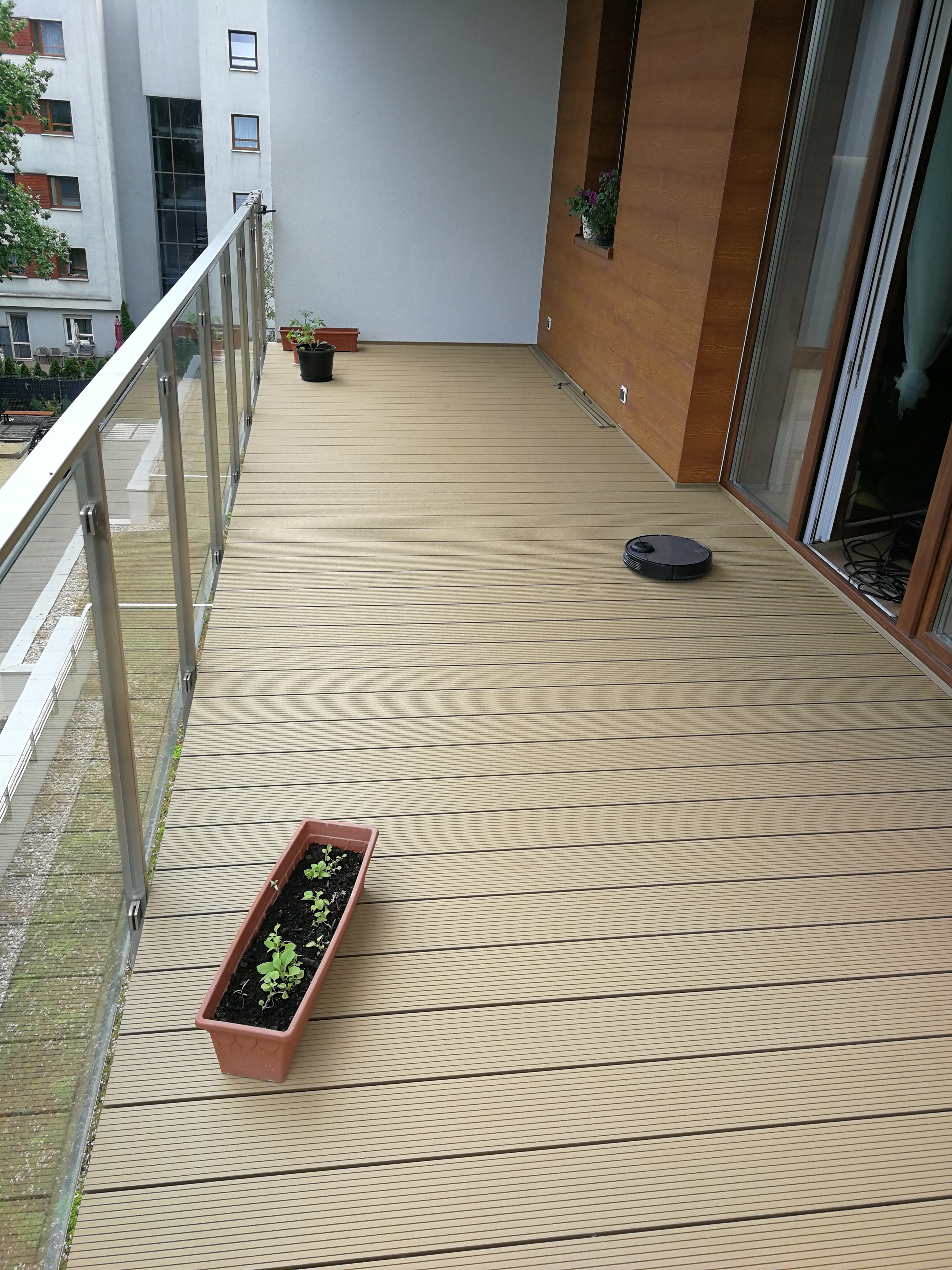 balkon z deski tarasowej standard miodowy teak